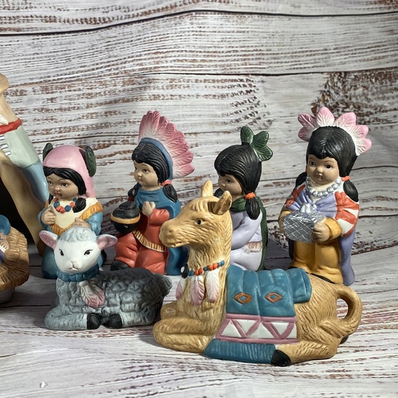 Vintage 13 Piece Native American Nativity Set - Picture 16 of 16